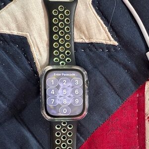 Advanced Smartwatch with Black and Green Band